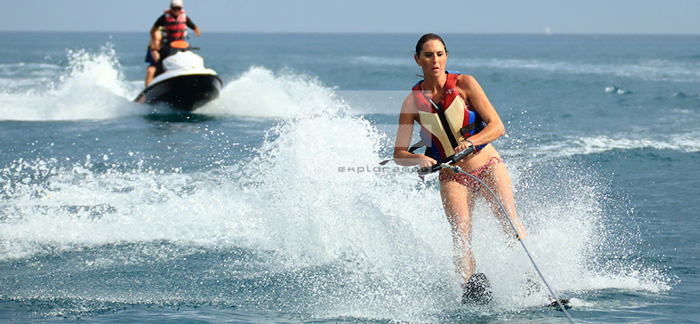 actividades-de-playa-para-empresas-exploramas-esqui-acuatico