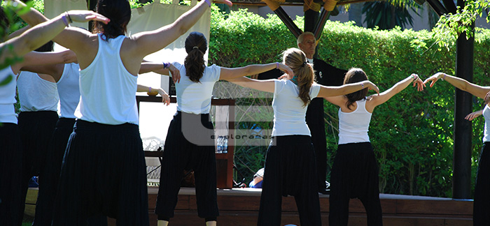 actividades-de-playa-para-empresas-exploramas-taller-tai-chi